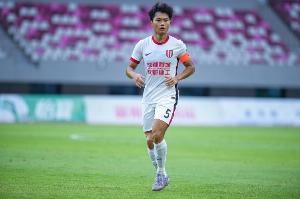  成都蓉城B队队长、后卫李小一（22岁）转会陕西联合