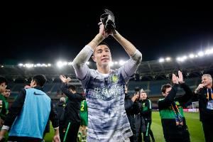  记者：国安三线作战吃力，门将实力排名是颜骏凌、侯森、刘殿座
