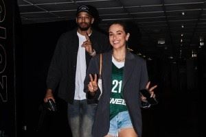 他到底凭什么🙄？瑞秋陪伴罗伯森在法甲打季后赛 晒照秀恩爱