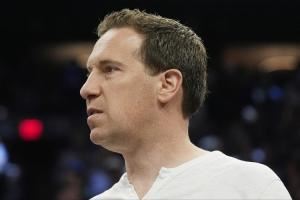 前年40亿收购球队😐TA记者：太阳大老板可能面临现金流危机