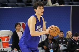 雅虎体育:建议活塞用37号签选杨瀚森 以增强内线实力