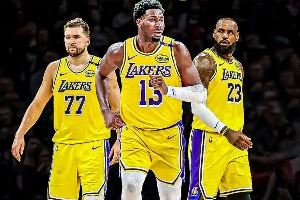 美媒交易猜想:湖人出里夫斯+克内克特+克莱伯+2031年首轮得到JJJ