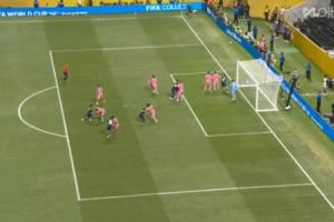 法比安第16分钟破门,但越位在先进球无效