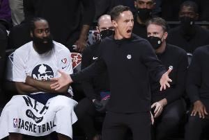 纳什:21年哈登不该强行复出 他当时几乎是用一条腿在打球