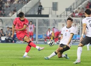 韩国前锋:没能进球确实遗憾 比赛没有特别困难之处