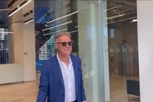 经纪人:劳塔罗会留在国米 阿什拉夫回米兰城踢球?让我再看看吧