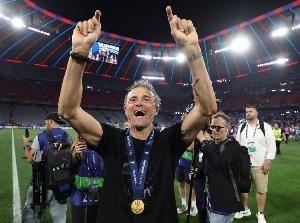 时隔十年!恩里克再度冲击世俱杯🏆,上一次是执教巴萨MSN时期