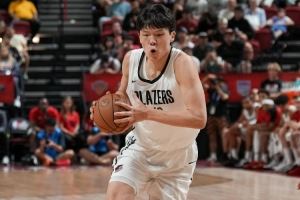 孔祥宇:瀚森面对有投篮&技术内线时防守较吃力 进攻端需要有回应