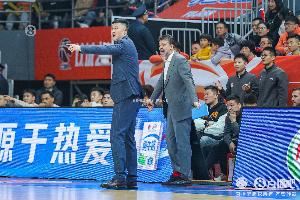 广东男篮近期热身赛安排：本月接连对阵黑山&新西兰&巴西男篮