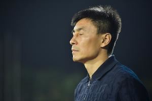  率中国足球小将夺冠！李玮锋：希望越来越多人俯下身段投身青训